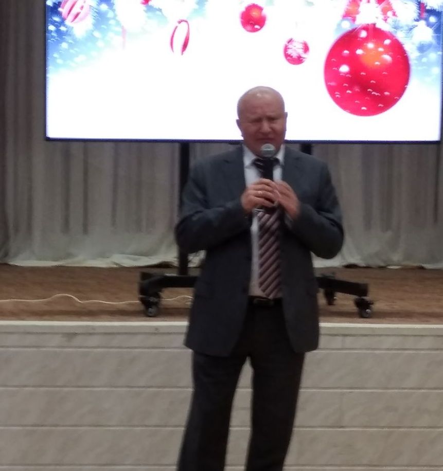 Генеральный директор "Логосвос", вице-президент ВОС Э.К Тедеев  поздравляет сотрудников с наступающим Новым годом.